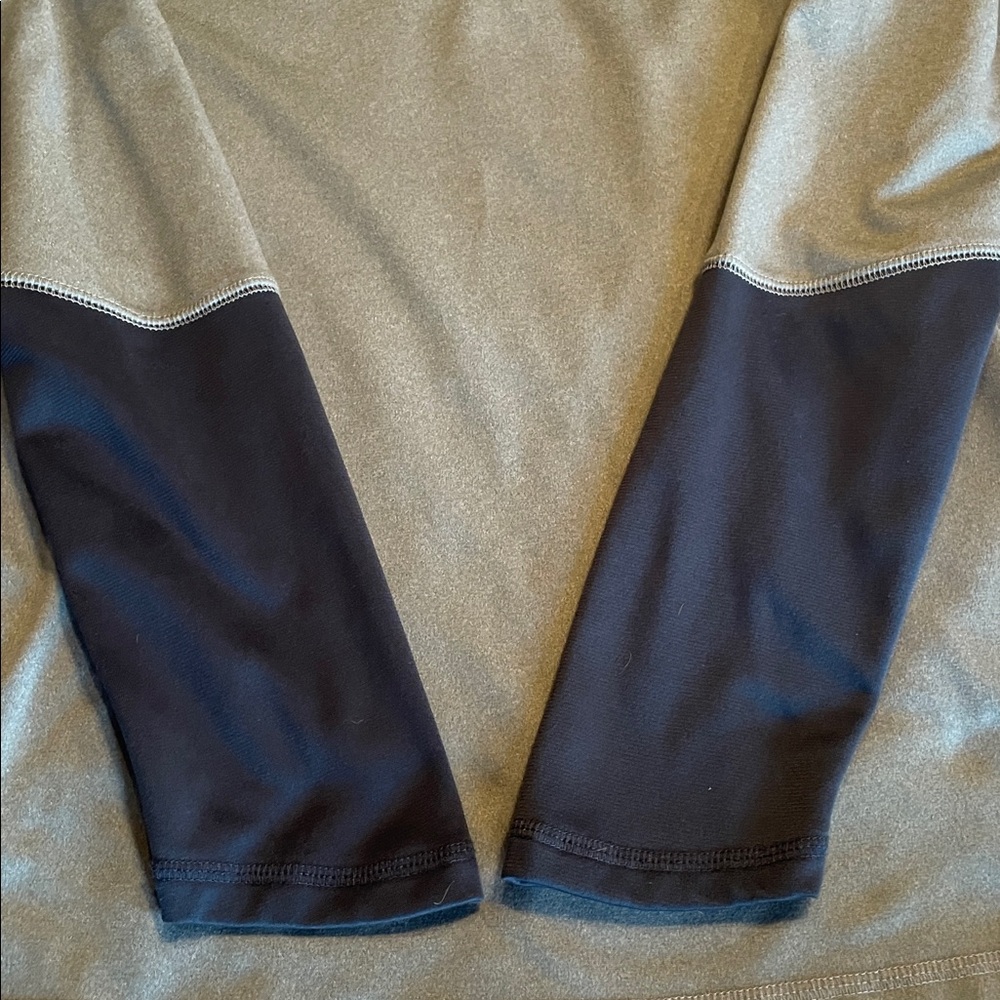 The North Face 1/4 zip up fleece - size women’s Medium - Picture 6 of 11